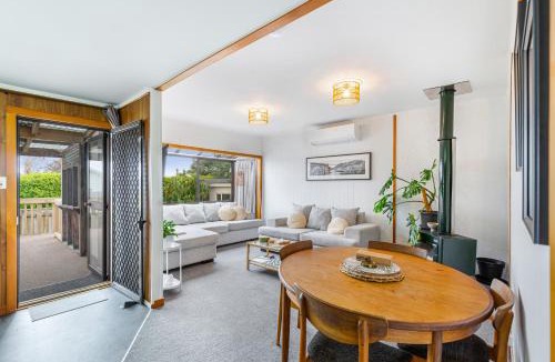 Ponsonby House | Tranquil Haven 2 BR Home Zodiak Stays