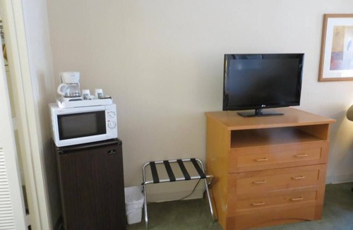 Twin Palms Hotel | Travelodge by Wyndham Palm Springs