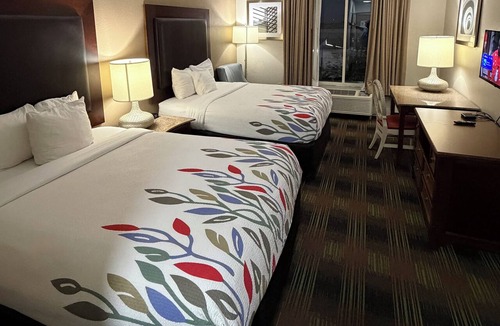 Read Boulevard East Hotel | Trident Inn & Suites, New Orleans