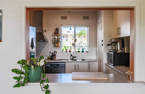 Beaconsfield Apartment | Tuart Treetop Escape Vibrant Stay near South Beach