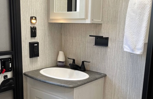 Craven County House | Two bedrooms & 1.5 baths for up to 5 guests