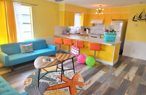 South Padre Island Hotel | Upper Deck Hotel and Bar - Adults Only