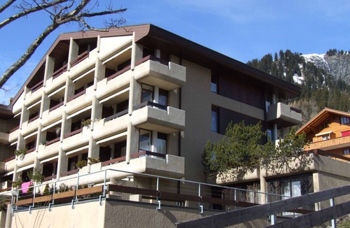 Adelboden Apartment | Vacation apartment near the center, with a wonderful view of the mountains.