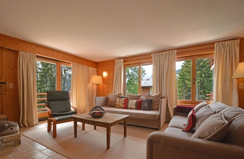 Verbier Apartment | Very nice apartment at the heart of Verbier. It is located in 2 minutes of the central place, the sh