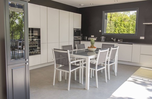 Saint-Etienne-de-Fontbellon Villa | Villa Tranquille au Coeur de L'ardèche, Idéale Pour les Familles