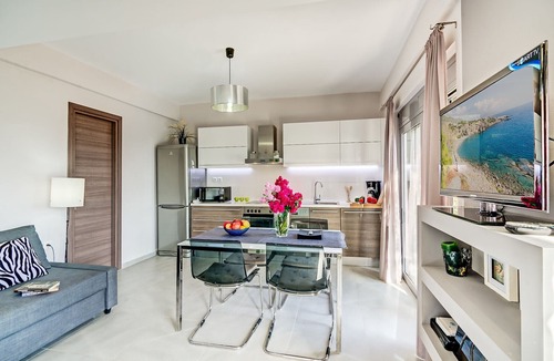 Achlia Villa | Villa Alma, direct sea view, walking distance to beach, private pool, 4pers.all comforts.
