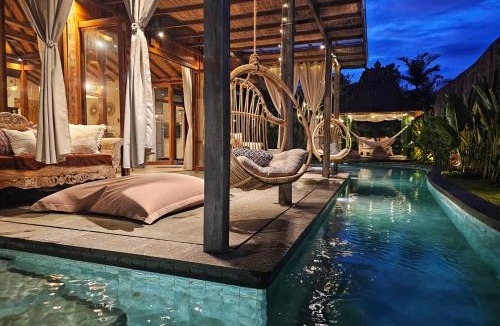Kemenuh Villa | Villa DiYara Ubud - 6000 Sq Ft Private New Villa - Big pool and Spacious garden