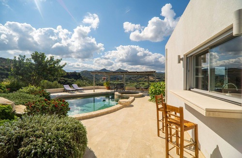 Platanias Town Villa | Villa Lucy by PosarelliVillas Villa with private pool and panoramic views in Platanias, Crete