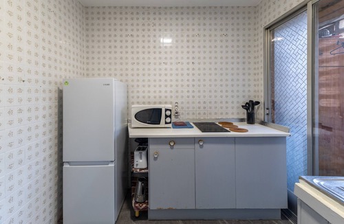 Mostoles House | Vintage Apartment in Mostoles Madrid with Private Balcony and Wi-Fi