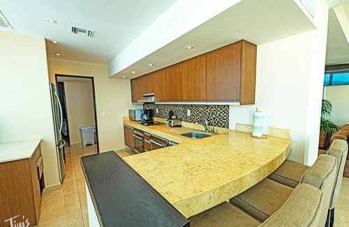 Zona Hotelera Hotel | VRBO Premier Host – Beachfront – 12BR/10Bth – Penthouse Combo #3134