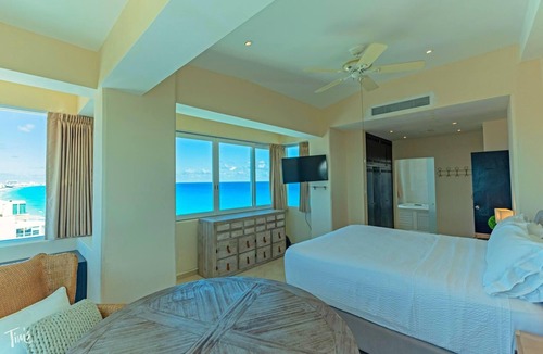Zona Hotelera Hotel | VRBO Premier Host – Beachfront – 12BR/10Bth – Penthouse Combo #3134