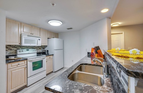 Cape Coral Condo | Walk to Shops & Eats! Cape Coral Extended Escape
