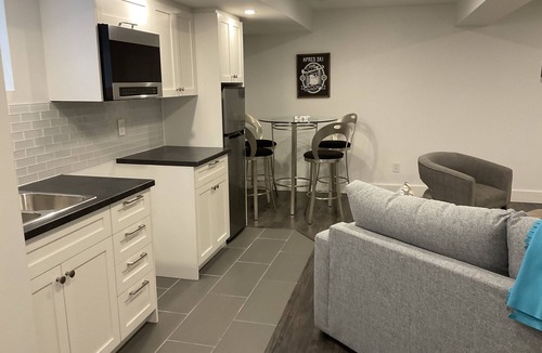 Glen Huron House | Welcome to luxury living in a perfect location in Blue Mountain