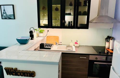 Maisons-Alfort Apartment | Wendy family flat with calm courtyard 3min for metro Paris in 10 mins