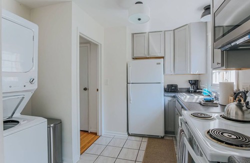 Jefferson Park Avenue House | Westerly Haven B: Long term lease available