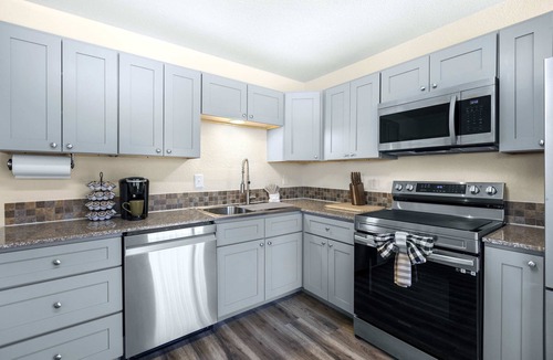 Sunrise Beach House | White Oak Landing – Spacious 6 BDR w/Boat Slip!