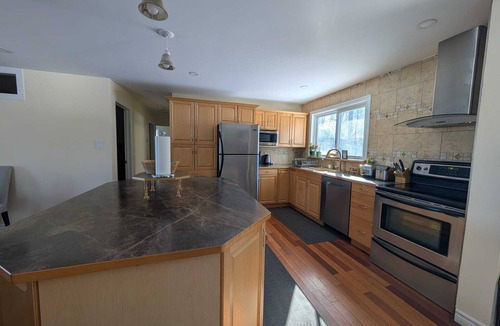 North Algona Wilberforce House | Whitefield Cottage ~ Sky Above, Lake Below!