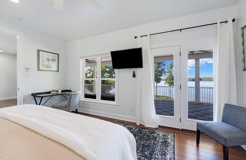 Bumpass House | Wine Down: Your Southern-Style Waterfront Getaway on Lake Anna's Private Side
