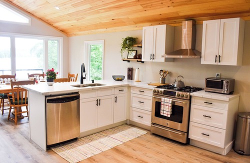 Dorset Cottage | Winter Fun, Dog OK, Fireplace, WiFi, SkiDoo, MAJOR INTERNATIONAL SPORTING EVENT Welcome