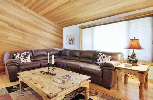 Deer Park House | Witchhazel 1