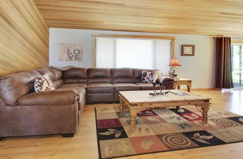 Deer Park House | Witchhazel 1