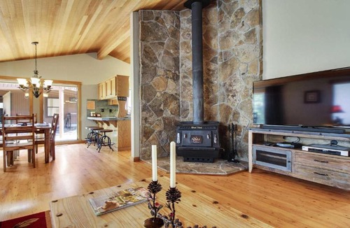 Deer Park House | Witchhazel 1
