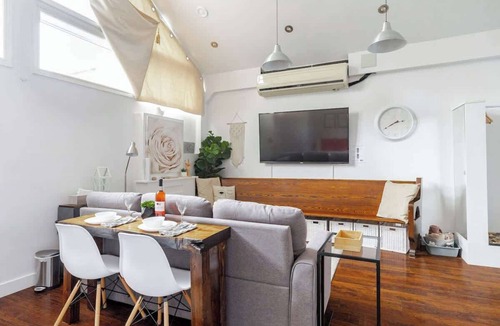 Belleville Apartment | Work, Rest, Visit & Explore | Cozy Downtown Studio