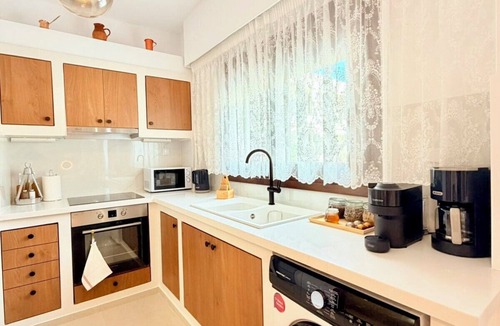 Stalida Apartment | Zála Accessible Studio | Steps from the beach in Stalis