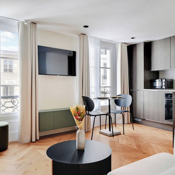 B48 Paris Haussmann