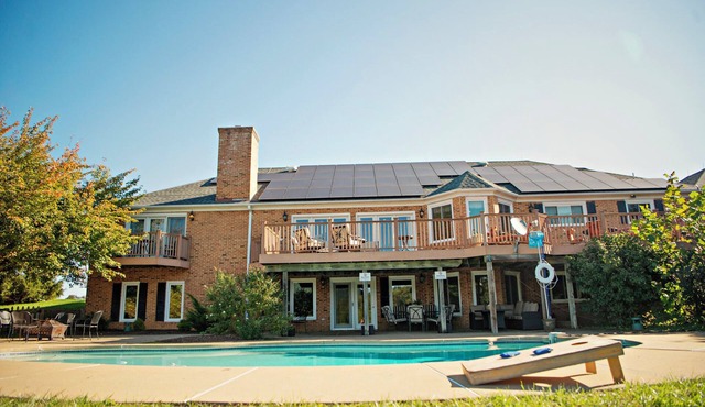14-Person House with Pool and Hot Tub on Spectacular Estate