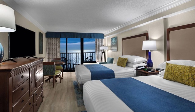 2 Queens Oceanfront Room - Sea Crest Resort