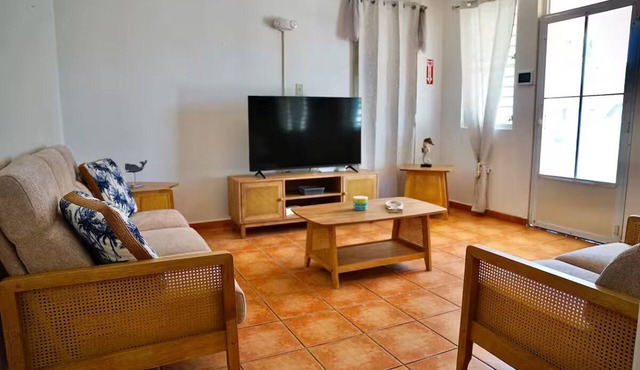 2BR Apt - Steps to Beach - Aguada