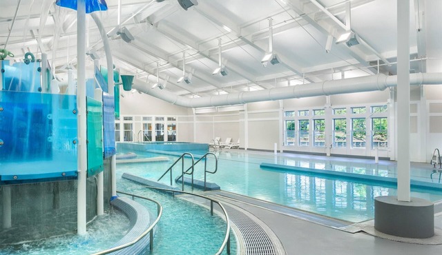 3 Tranquil 2BR Loft Suites w/Full Kitchen & Water Park Access near the Shore