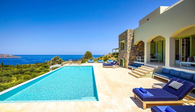 5' to Elounda Beach/16 Bedrooms Luxury Estate/2 Private Pools/Hot Tub/Gym