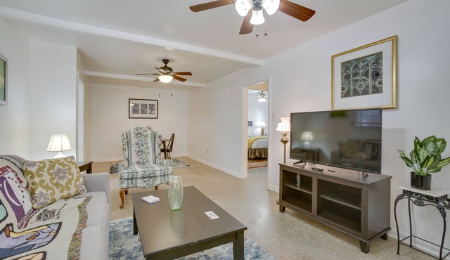 7 Mi to Dtwn NOLA: Pet-Friendly Home w/Yard
