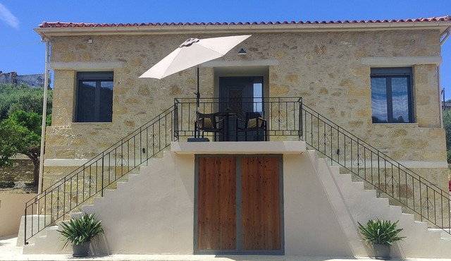 7 minutes to the beach and 15 minutes to kissamos town