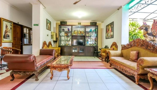 A comfortable budget hotel just 0.7 km from the center of Bali's capital!