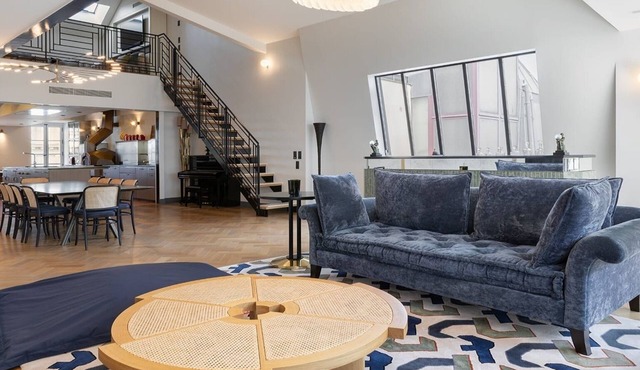 A luxurious 550 m² haven with 6 bedrooms and 6 bathrooms across four floors