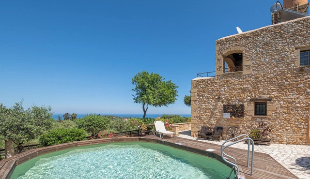 A traditional villa with marvellous sea and mountain view
