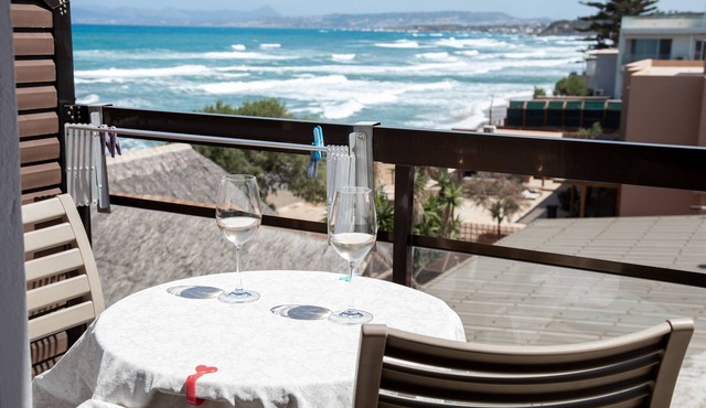 Affordable double room w/sea view on Agia Marina beach