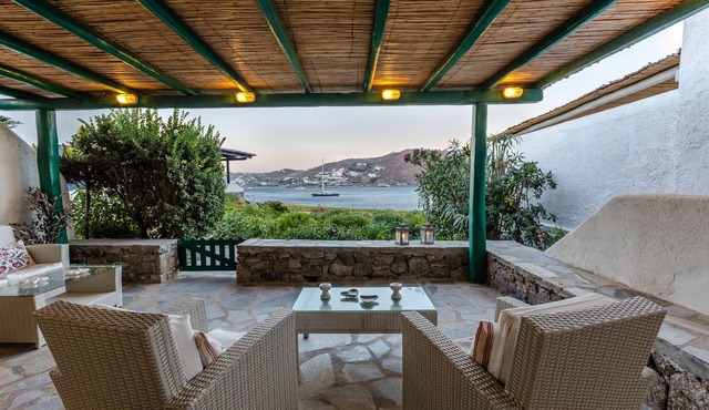 AFRODITE VILLA ON THE SEA (Private pool & beach)