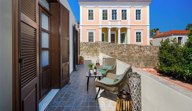 Alegrand Suites - Suite 1 in Old Town