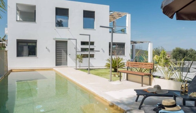 Alyona Villa | Private Pool, Garden & Playground
