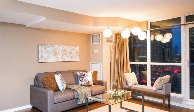 Amazingly Spacious 2-BR Condo in DT Toronto