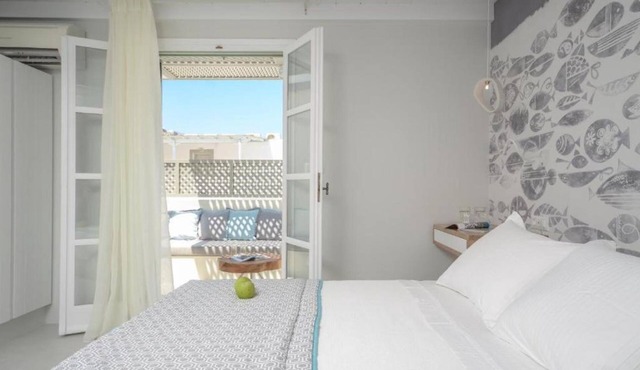 Antony Suites Deluxe Double Room