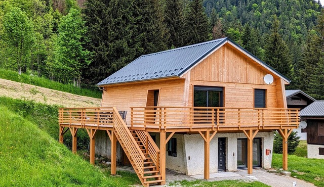 Apartment 'Le Lys Martagon' with Mountain View, Private Terrace and Wi-Fi