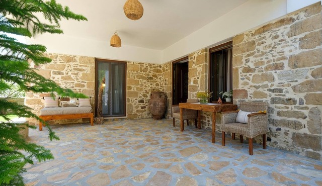 Apartments Panethimos