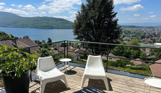 Appartement RDC 6 Pers, vue Unique lac Annecy, Terrasse 60 m² et Spa, à 5 mn lac
