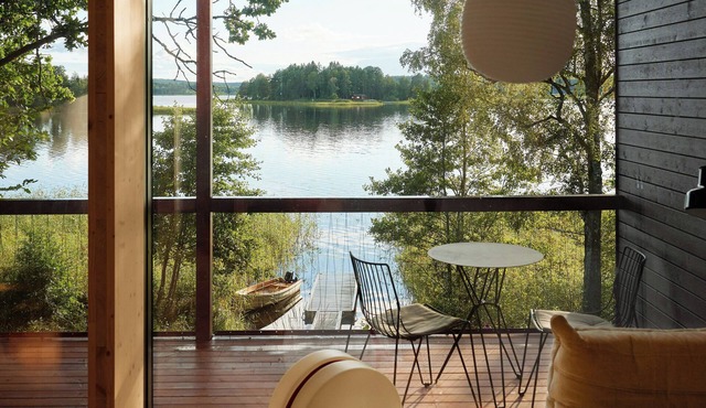 Architect-designed cabin with Harefjord views