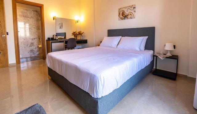 Astron Aparthotel by Estia